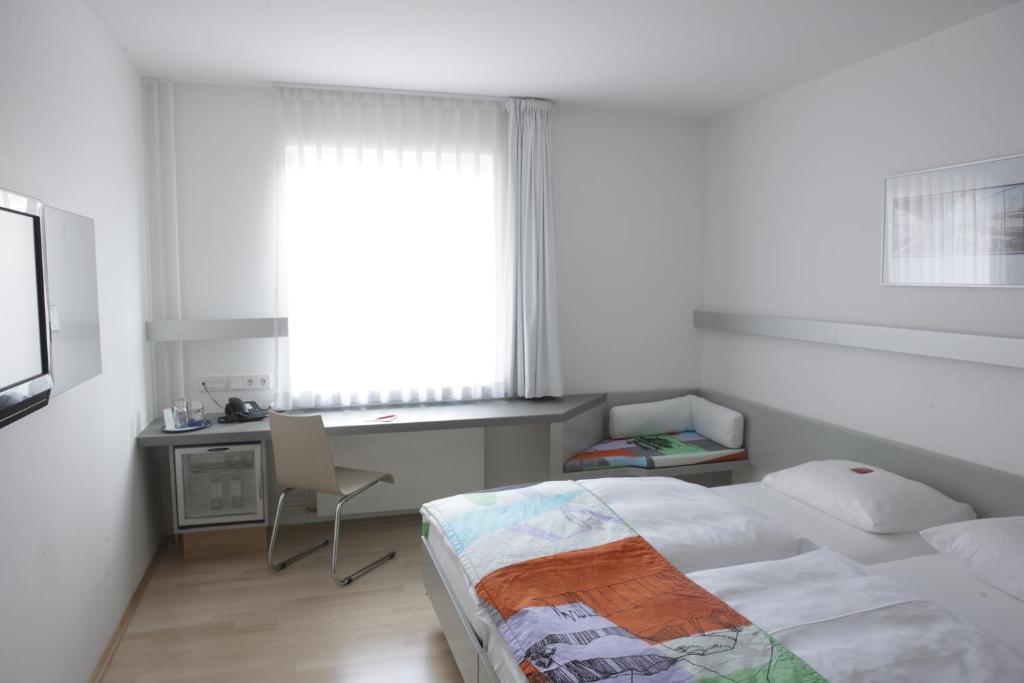 Standard Double Room,61952185:JPEG